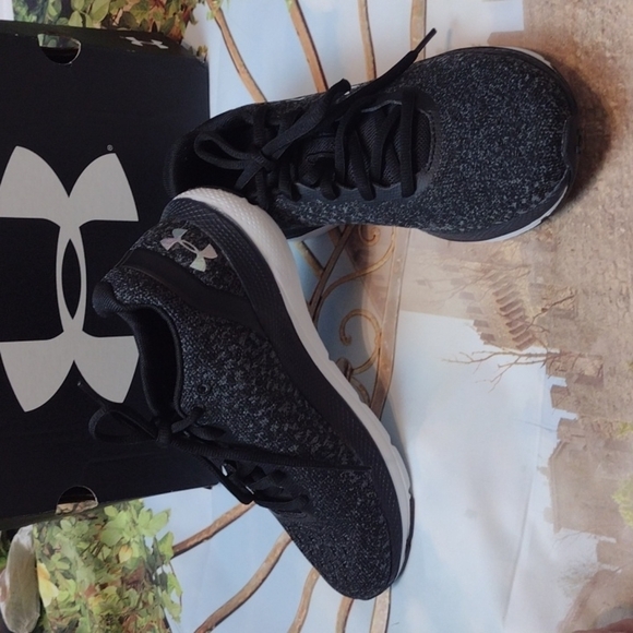 UNDER armour charged impulse knit shoes size 6 - Picture 2 of 8